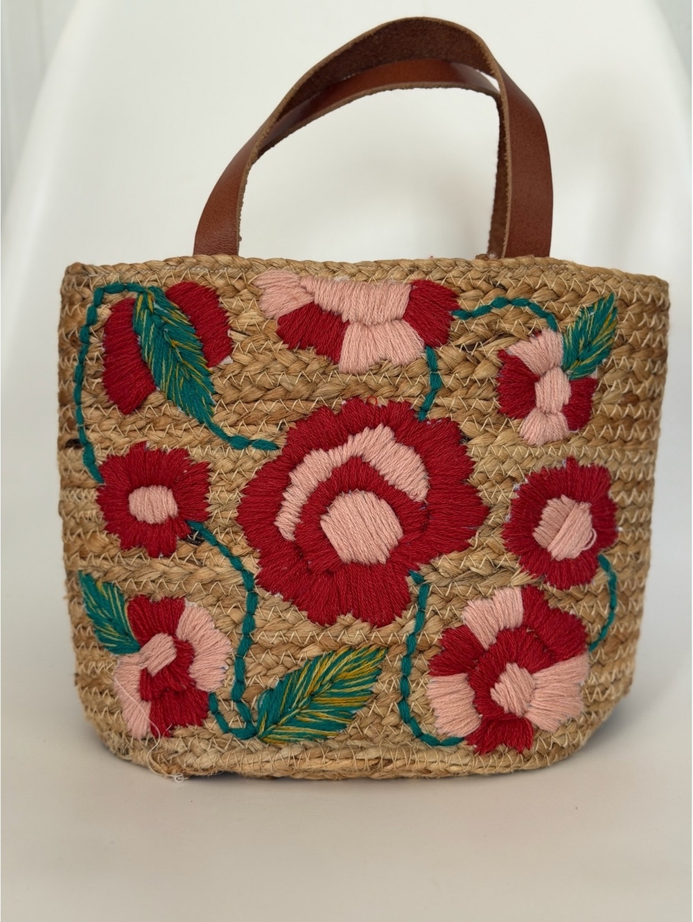 Straw floral tote bag